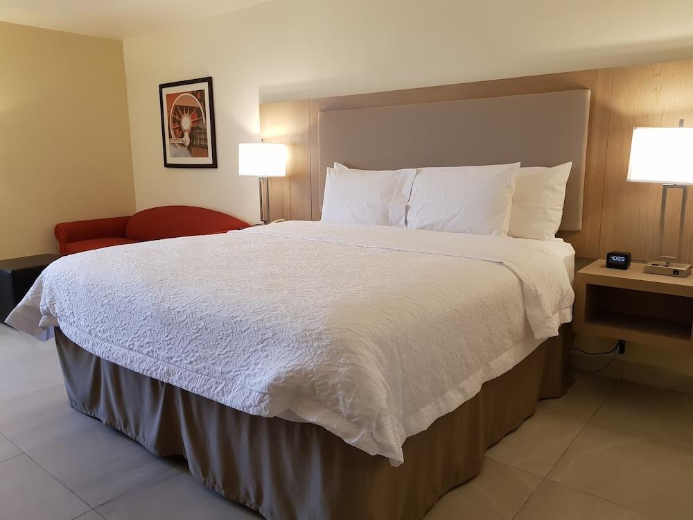 Hampton Inn Monterrey-Airport Apodaca Екстер'єр фото