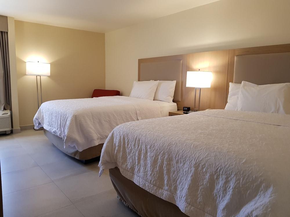 Hampton Inn Monterrey-Airport Apodaca Екстер'єр фото