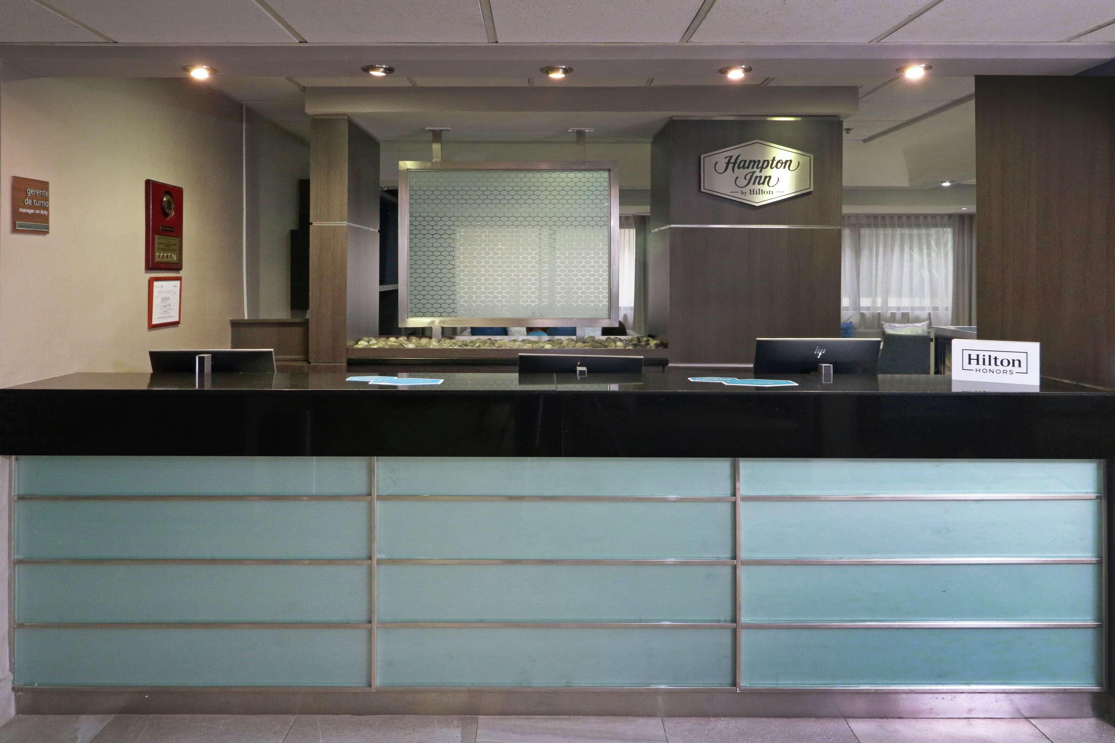 Hampton Inn Monterrey-Airport Apodaca Екстер'єр фото