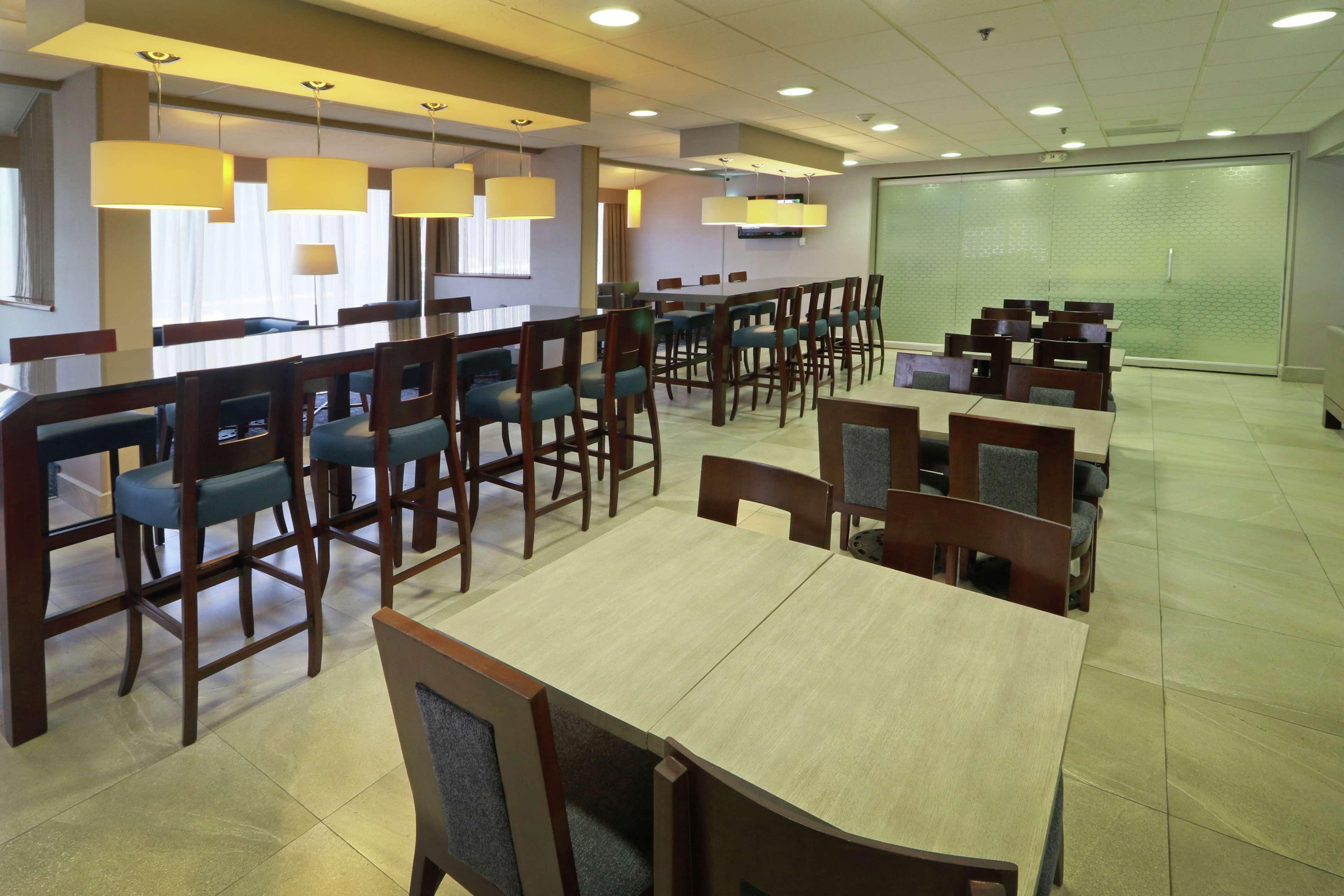 Hampton Inn Monterrey-Airport Apodaca Екстер'єр фото