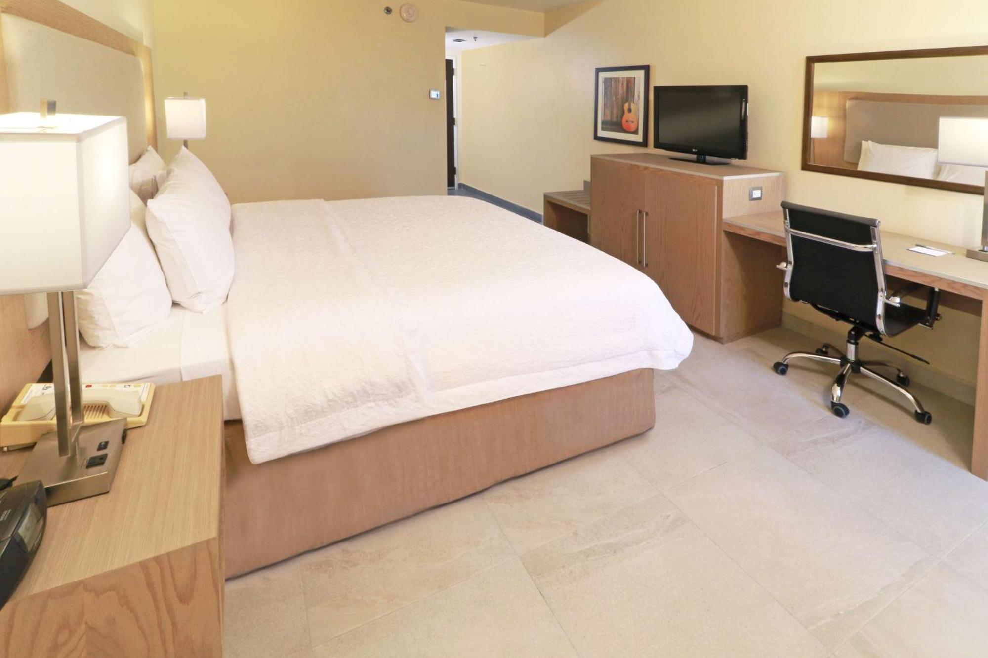 Hampton Inn Monterrey-Airport Apodaca Екстер'єр фото